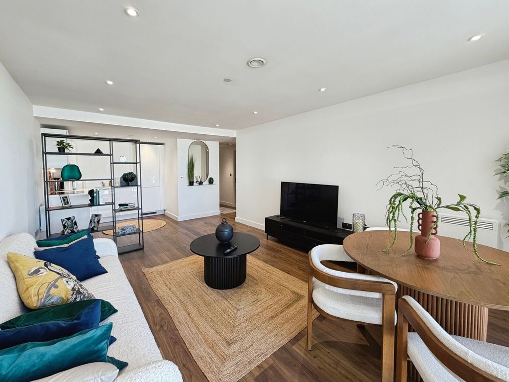 Property photo 3 of 14 Pbox-Img.Jpg