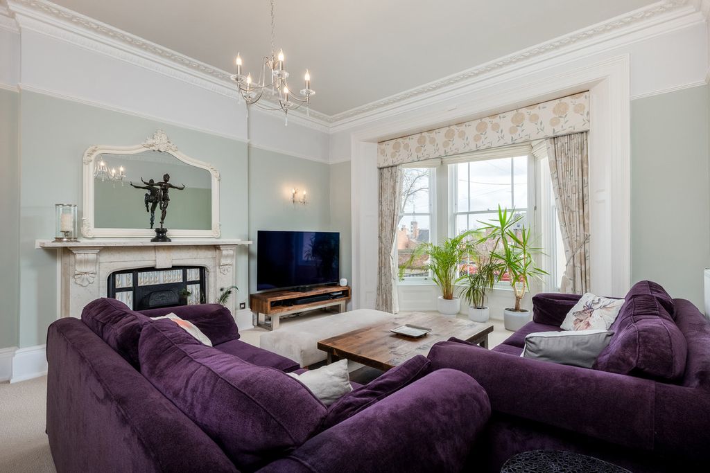 Property photo 3 of 28