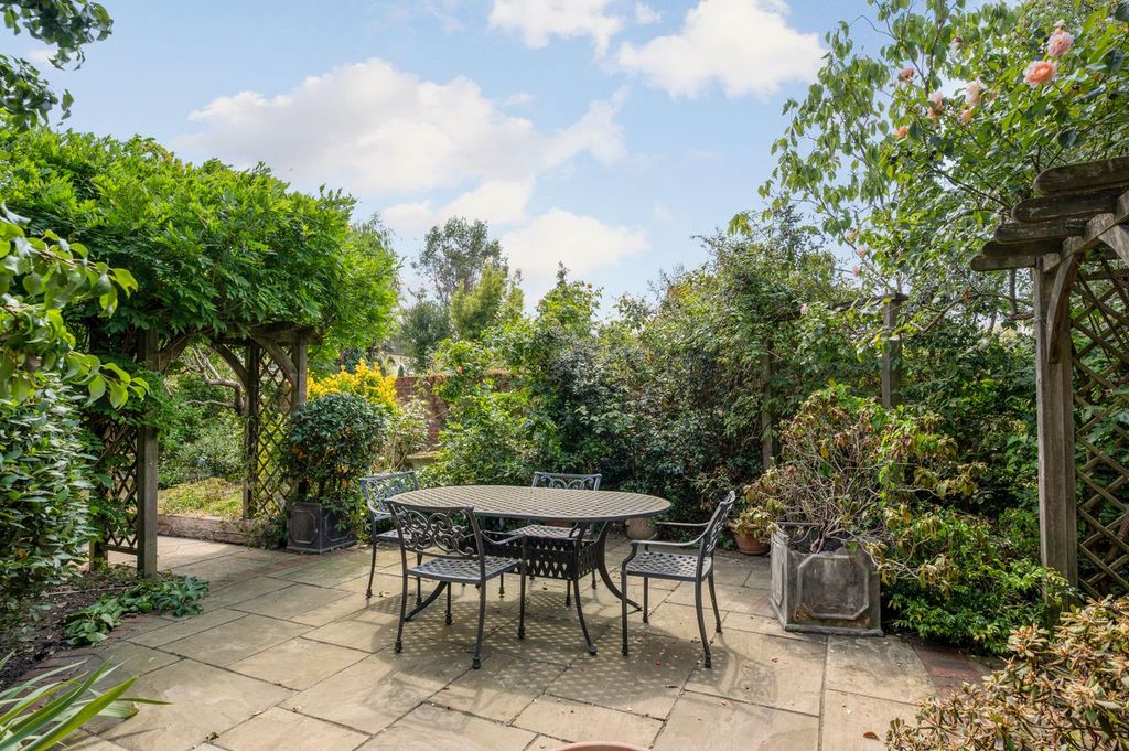 Property photo 2 of 19