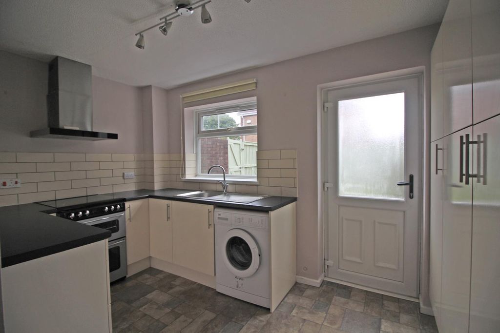 Property photo 3 of 11 Kitchen...Jpg