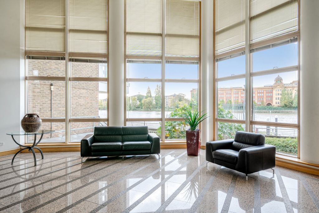 Property photo 2 of 6 Picture No. 25