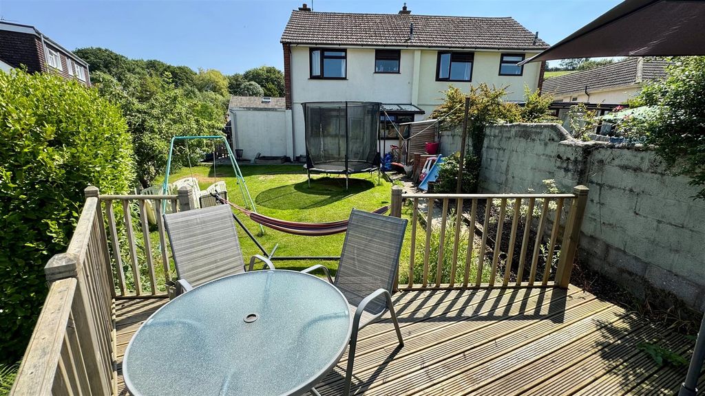 Property photo 2 of 16 J.Jpg