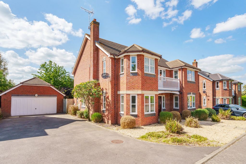 Property photo 1 of 19