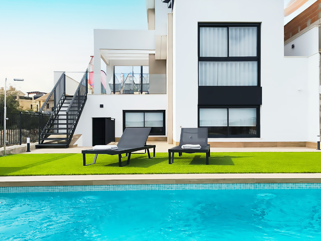 Property photo 1 of 34