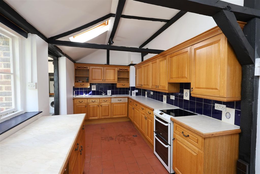 Property photo 2 of 24 Kitchen