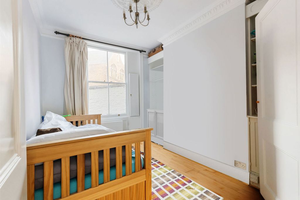 Property photo 3 of 18