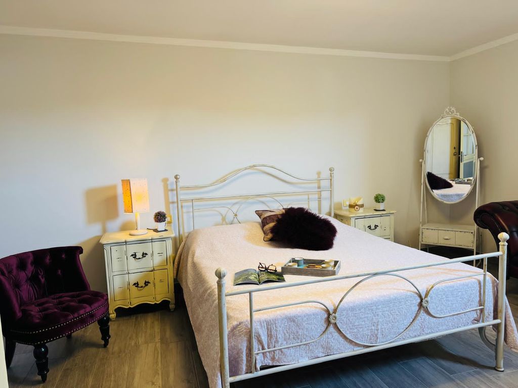 Property photo 2 of 26