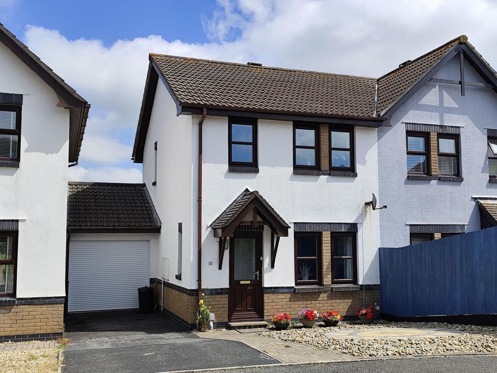 Property photo 1 of 14 Front