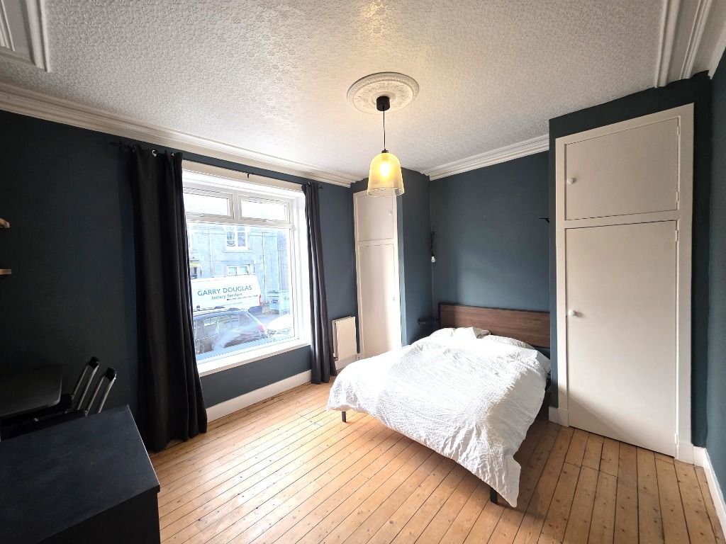 Property photo 1 of 8 Photo 1