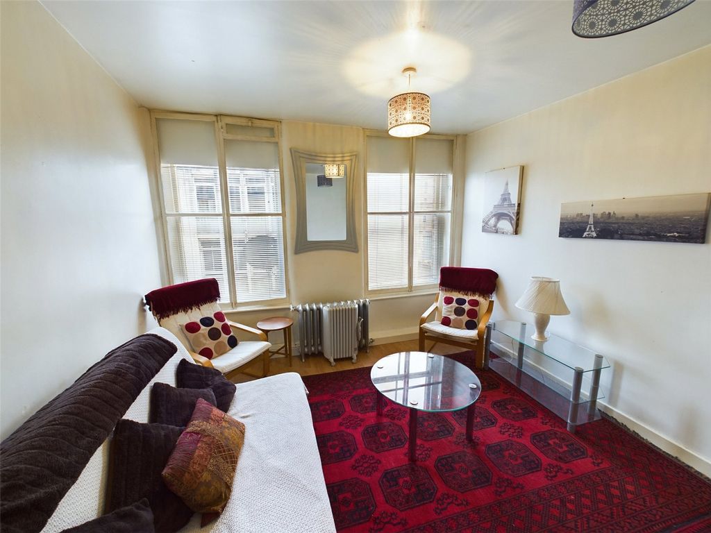 Property photo 2 of 6 Picture No. 11