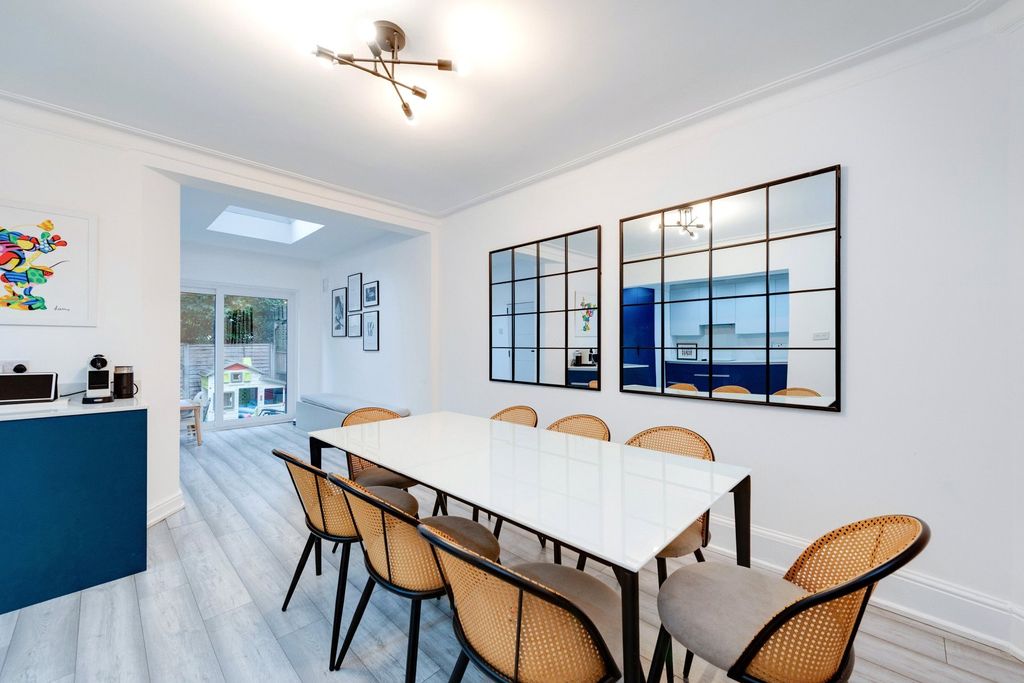 Property photo 3 of 10 Picture No. 04