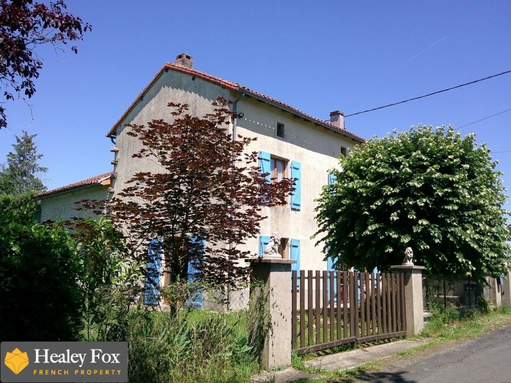 Property photo 1 of 40 Main Exterior View