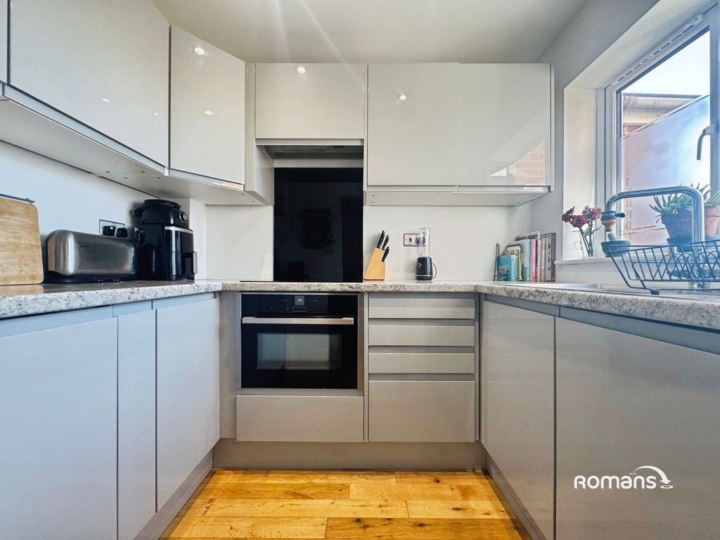 Property photo 2 of 11 Picture No. 10