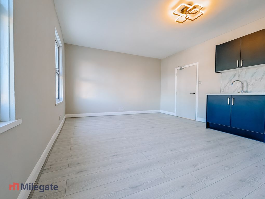 Property photo 2 of 8 Photo 2