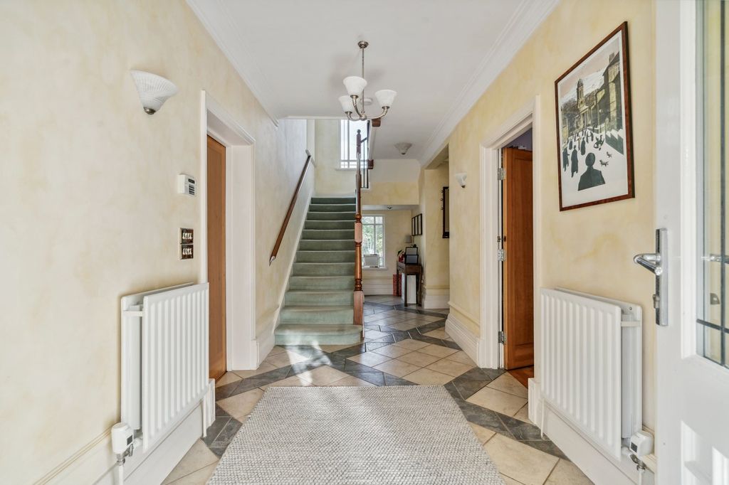 Property photo 3 of 25