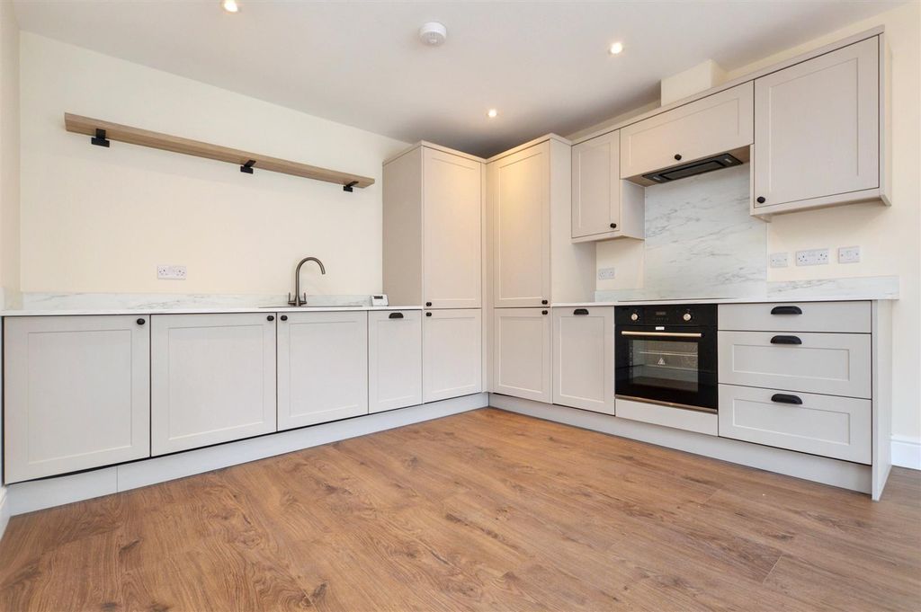 Property photo 2 of 8 Dsc_0136.Jpg