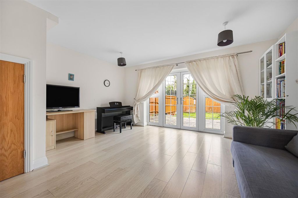 Property photo 3 of 28 Living/Dining Room