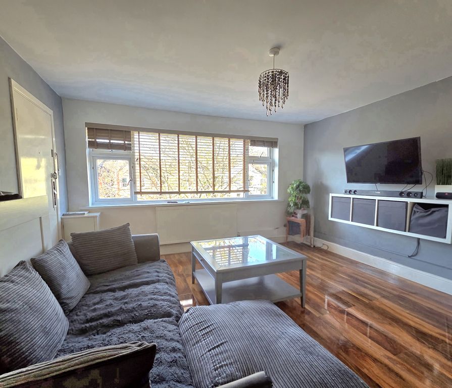 Property photo 2 of 8