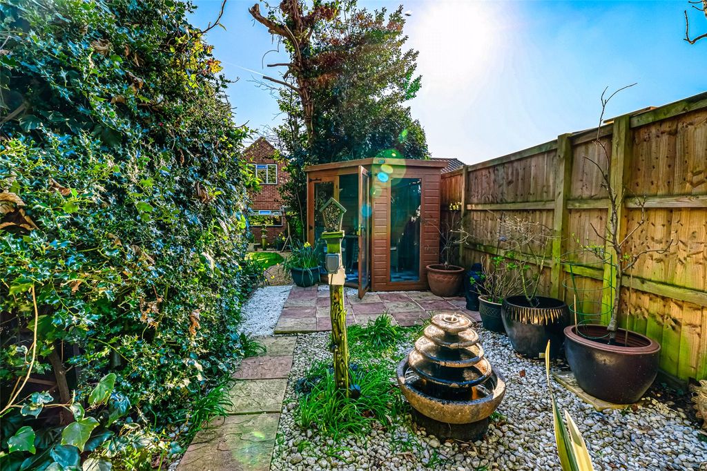 Property photo 3 of 37 Picture No. 10