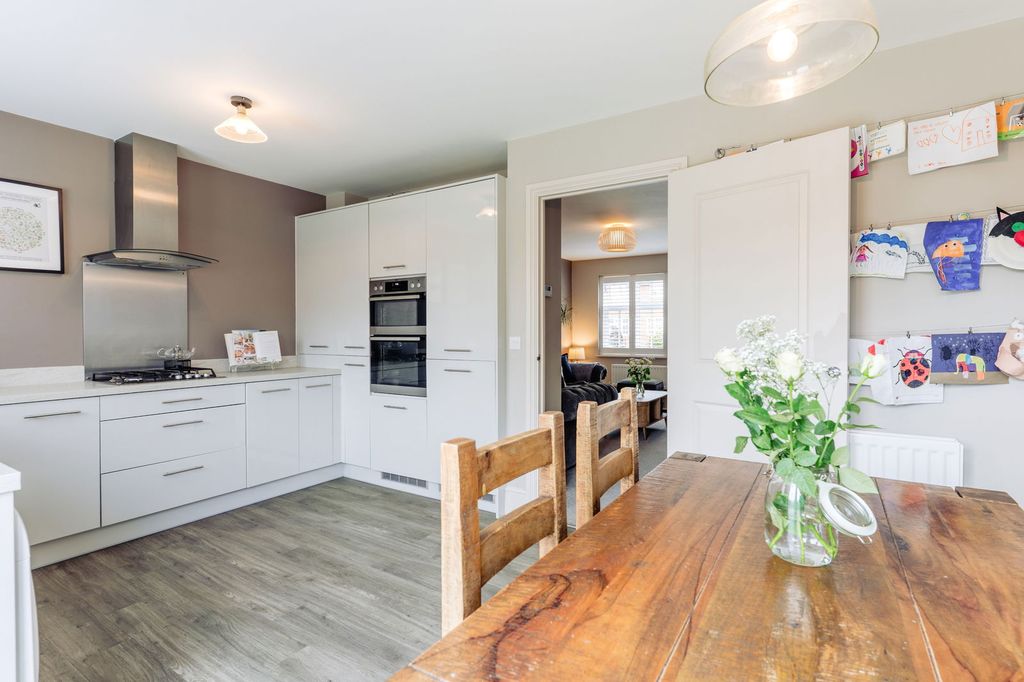 Property photo 3 of 21