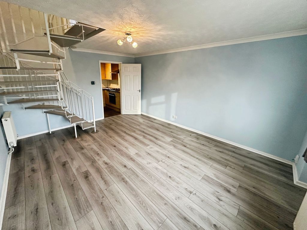 Property photo 2 of 13 Image