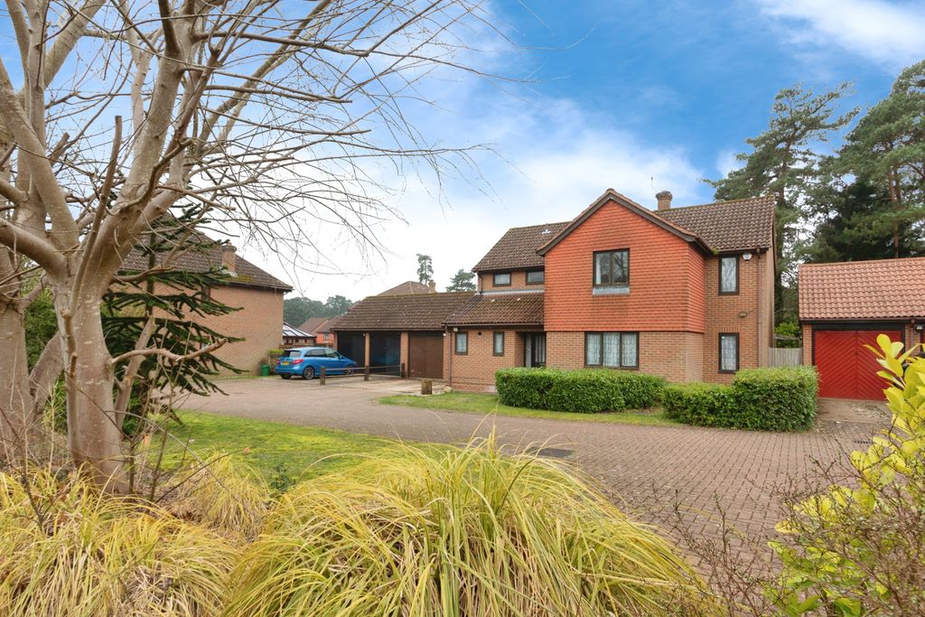 Property photo 1 of 18