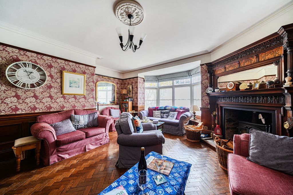Property photo 2 of 43