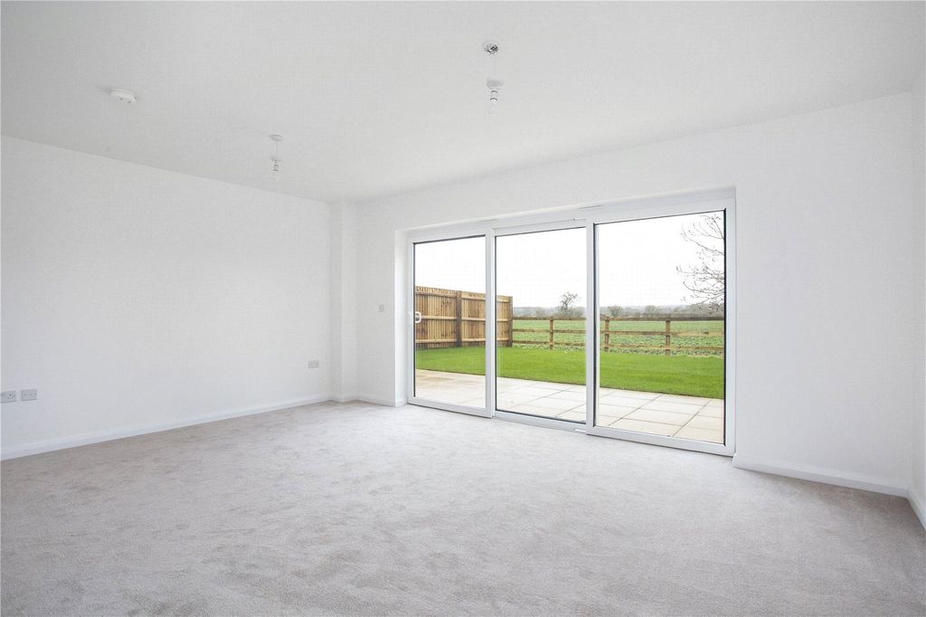 Property photo 2 of 14 Picture No. 35