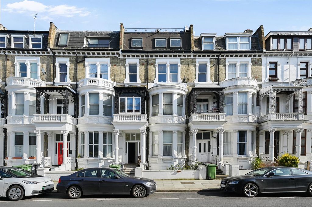 Property photo 3 of 11 Exterior