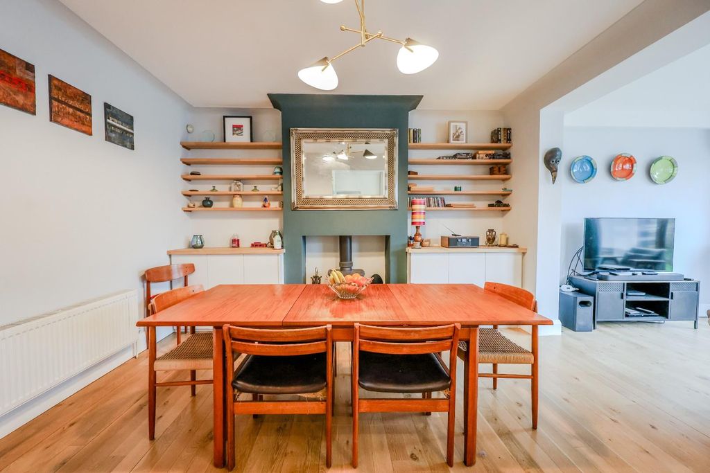 Property photo 3 of 30