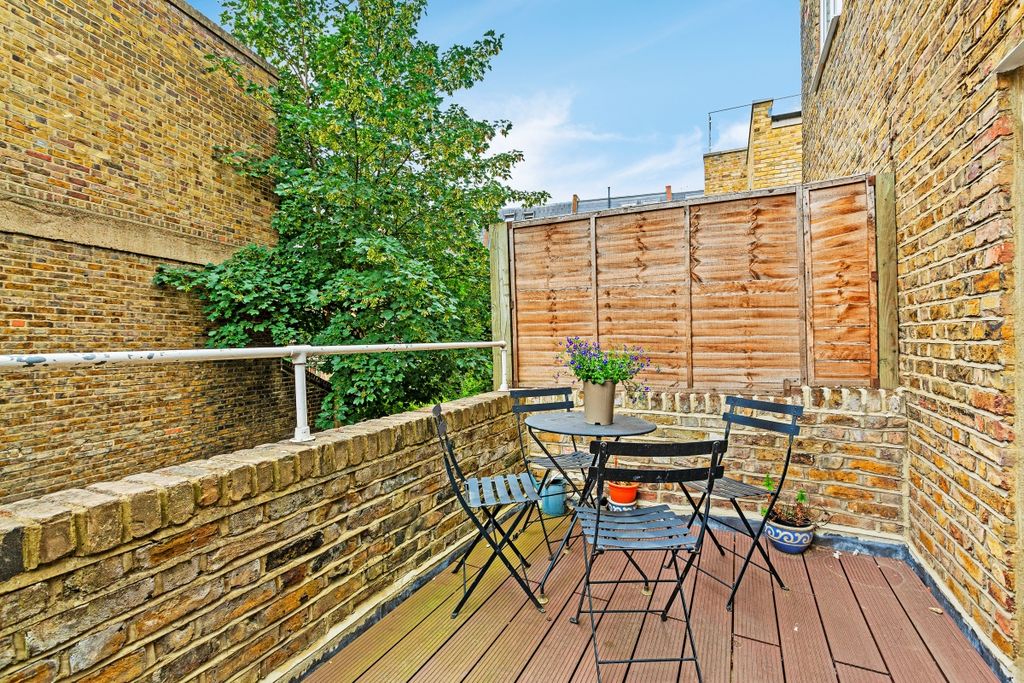 Property photo 2 of 9 4