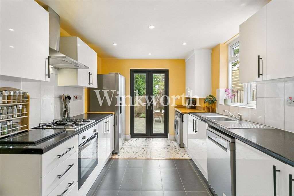 Property photo 3 of 17 Picture No. 01