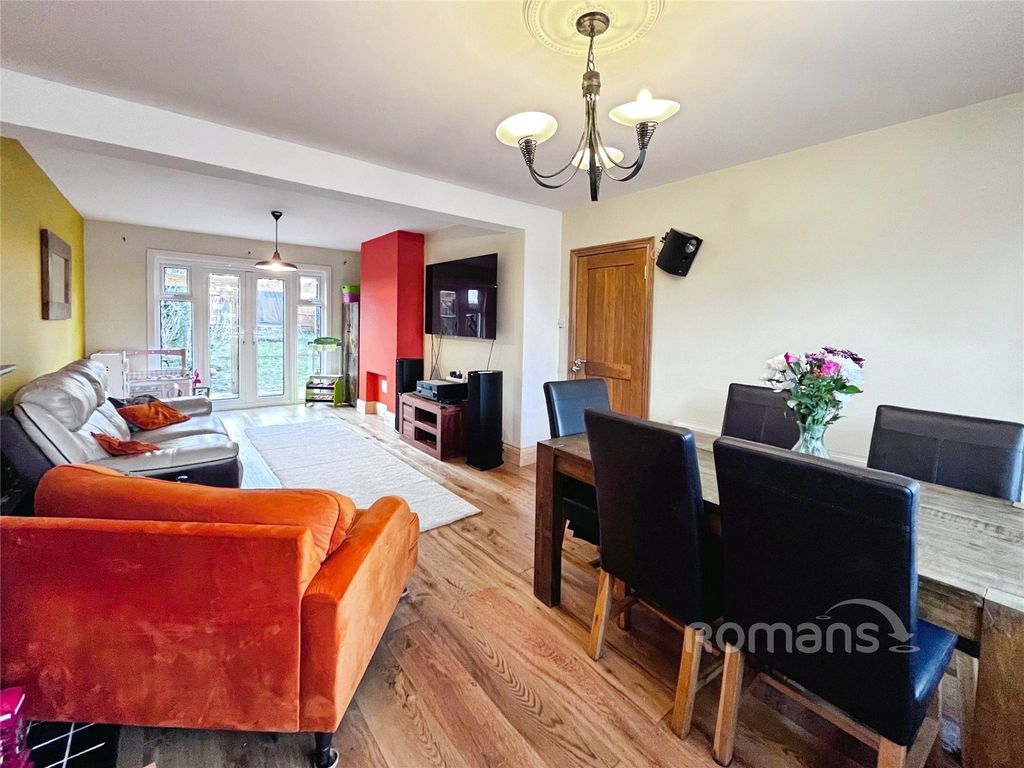 Property photo 3 of 17 Picture No. 02