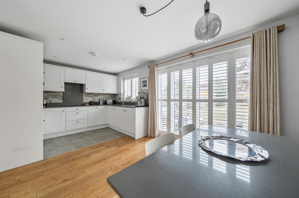 Property photo 3 of 13 1513627-13-6A91B3...