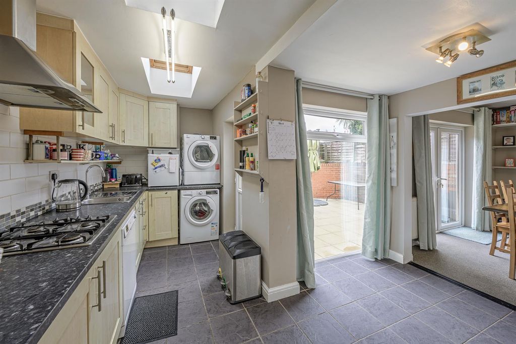 Property photo 2 of 23