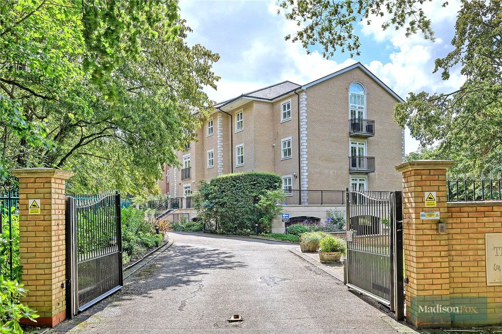 Property photo 1 of 22 Picture No. 33