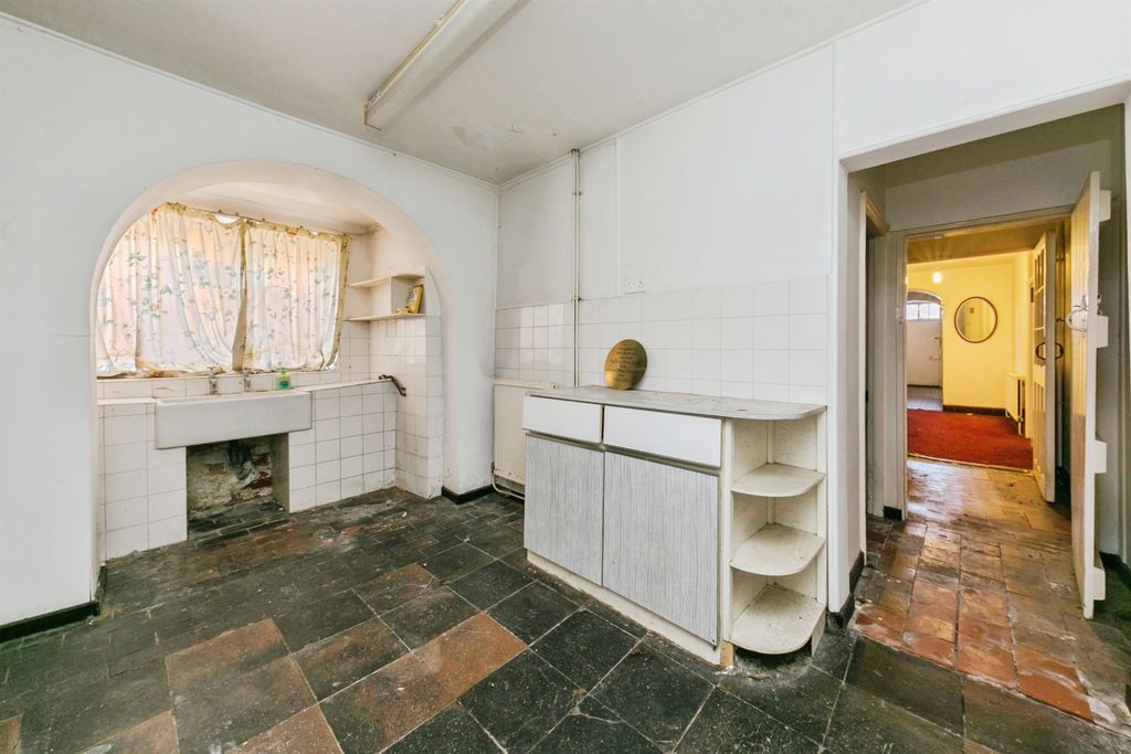 Property photo 2 of 16