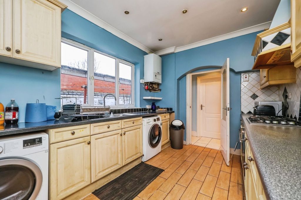 Property photo 3 of 15