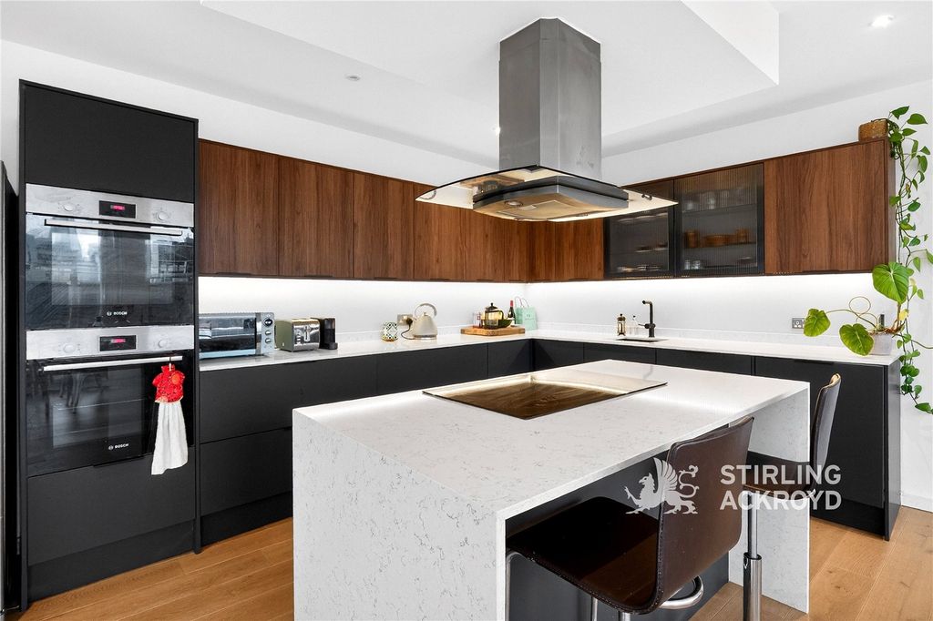 Property photo 2 of 20 Kitchen