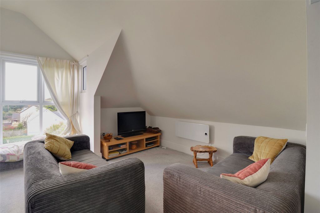Property photo 3 of 12 Picture No. 02