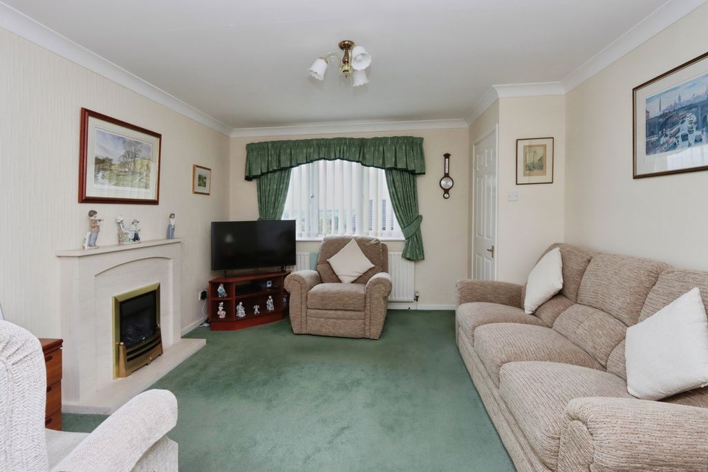 Property photo 2 of 17 Photo