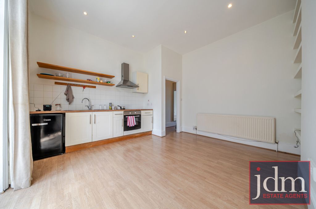 Property photo 2 of 10 0Bd6784B-B2cc-4c3...