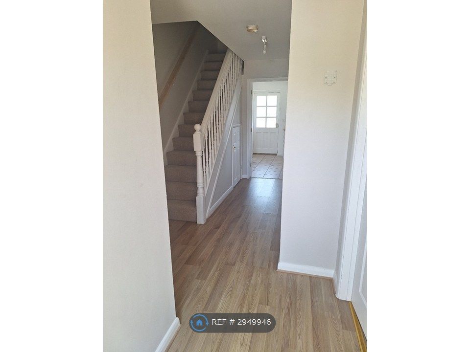 Property photo 2 of 18 Hall