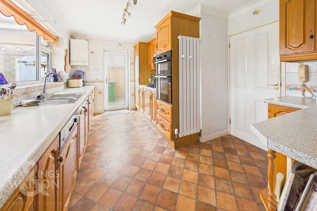 Property photo 3 of 23