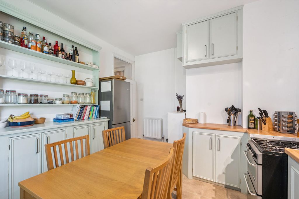 Property photo 3 of 12 Image