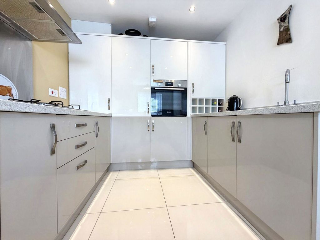 Property photo 3 of 22