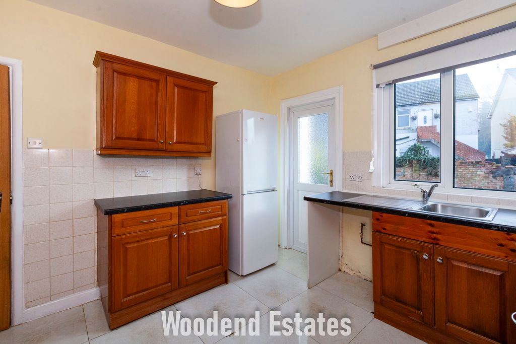 Property photo 3 of 27