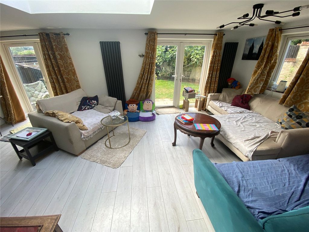 Property photo 2 of 36 Picture No. 20