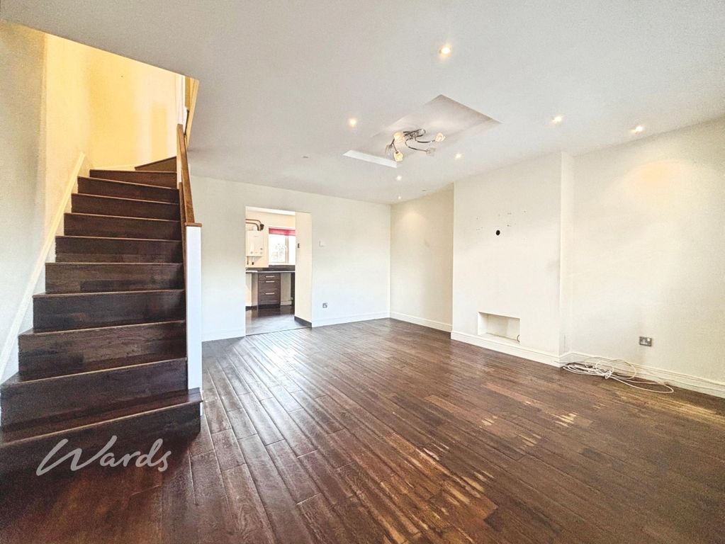 Property photo 3 of 12 Lounge.