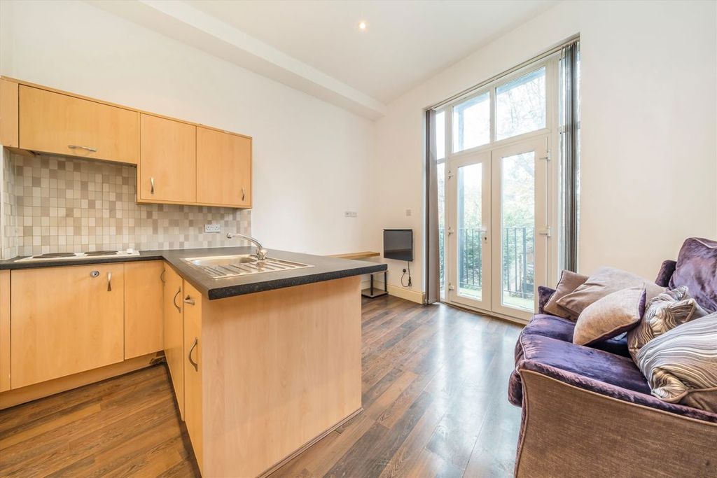 Property photo 2 of 5